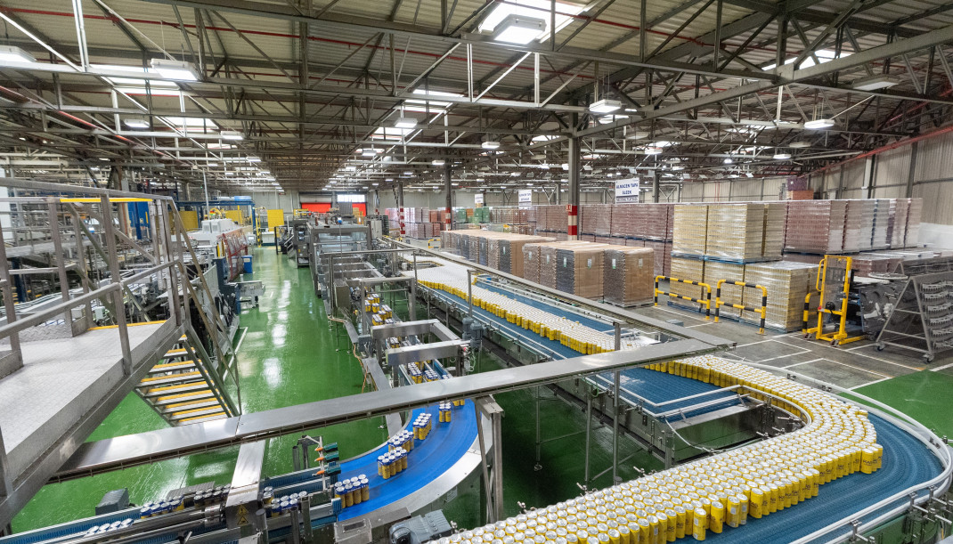 Archivo - Maquinaria en la planta de bebidas de PepsiCo en  Etxebarri-Ibiña, Álava, País Vasco (España).