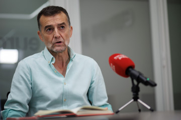 Archivo - El coordinador federal de IU, Antonio Maíllo, durante una entrevista para Europa Press, en la sede de la agencia, a 7 de agosto de 2024, en Madrid (España).