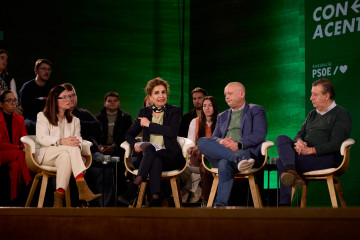 La vicepresidenta primera y ministra de Hacienda y secretaria general del PSOE-A, María Jesús Montero, este sábado en Dos Hermanas (Sevilla) en el foro sobre vivienda organizado por su partido.