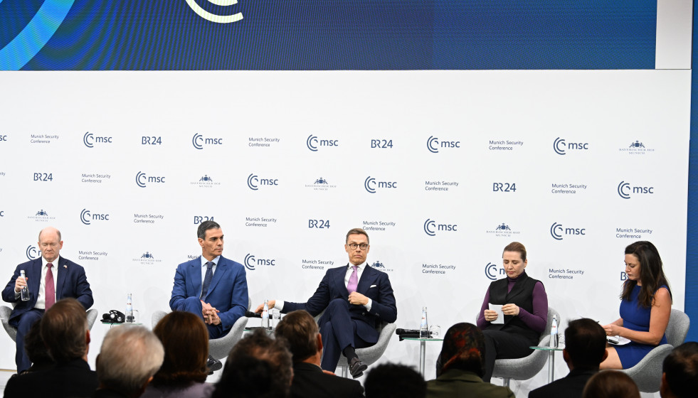 EuropaPress 7293357 presidente gobierno espanol pedro sanchez enun panel conferencia seguridad