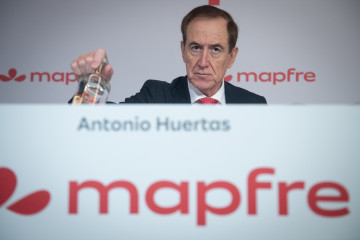 El presidente de Mapfre, Antonio Huertas, durante una rueda de prensa, en el Auditorio de Fundación Mapfre, a 12 de febrero de 2026, en Madrid (España).