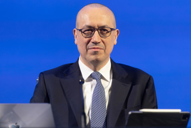 El consejero delegado, Onur Genç, presenta los resultados financieros correspondientes al ejercicio 2025, a 5 de febrero de 2026, en Madrid (España). BBVA obtuvo un beneficio neto atribuido de 10.511 millones de euros en el conjunto del 2025, lo que supon