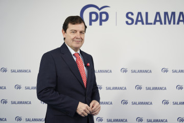Entrevista de Europa Press en la sede del Partido Popular de Salamanca al presidente de la Junta de Castilla y León Alfonso Fernández Mañueco