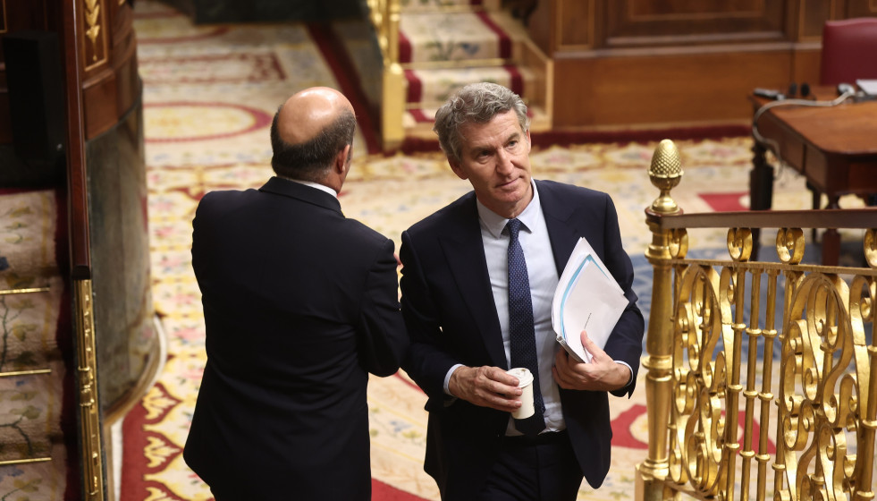 El presidente del PP, Alberto Núñez Feijóo, durante una sesión de control al Gobierno , en el Congreso de los Diputados, a 11 de febrero de 2026, en Madrid (España). El pleno acoge el primer cara