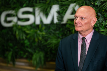 Archivo - El CEO y director ejecutivo de GSMA Ltd., John Hoffman posa para Europa Press, a 13 de junio de 2025, en Barcelona, Cataluña (España). John Hoffman está a cargo de la filial de GSMA respo