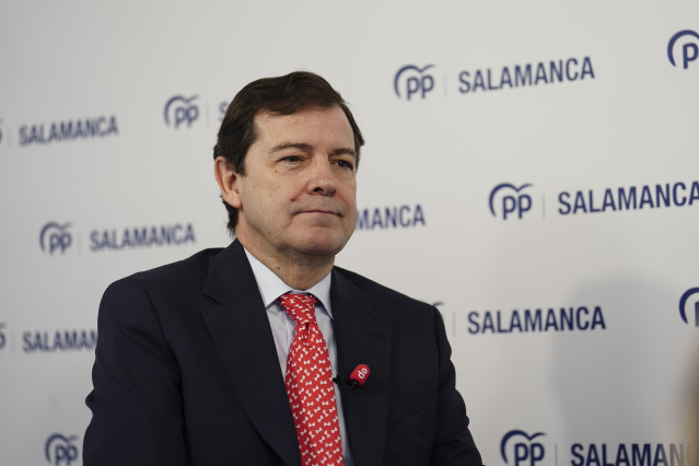 Entrevista de Europa Press en la sede del Partido Popular de Salamanca al presidente de la Junta de Castilla y León Alfonso Fernández Mañueco