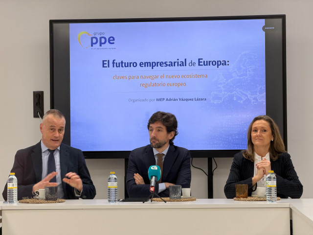 Cebreiros, Vázquez y Sánchez esta mañana en Vigo.