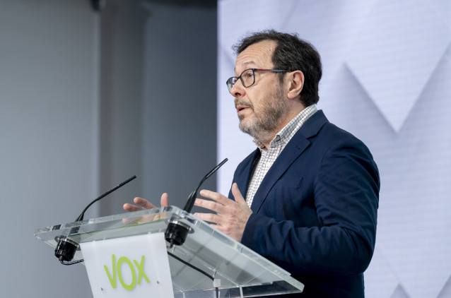 El portavoz de Vox, José Antonio Fúster, durante una rueda de prensa posterior a la reunión del Comité de Acción Política de Vox