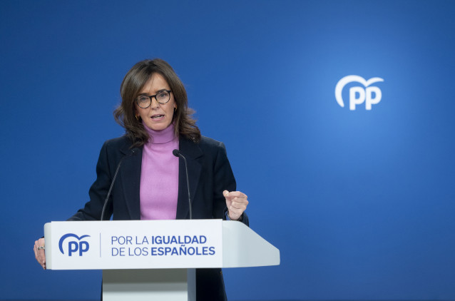 Archivo - La vicesecretaria de Sanidad y Política Social del PP, Carmen Fúnez, durante una rueda de prensa posterior a la reunión del Comité de Dirección del Partido Popular, en la sede nacional del PP, a 27 de diciembre de 2023.