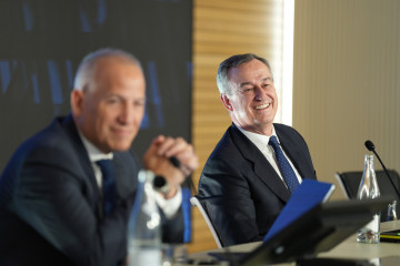 El hasta ahora CEO de Banco Sabadell, César Gónzalez-Bueno, durante una rueda de prensa para presentar los resultados de la entidad, en la sede del Banco Sabadell, a 6 de febrero de 2026, en Sant Cu