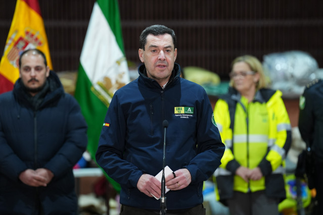 El presidente de la Junta de Andalucía, Juanma Moreno, durante una comparecencia ante los medios de comunicación en Adamuz, el día 22 de enero (Fotografía de Archivo)