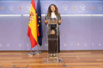 La diputada de Sumar Aina Vidal durante una rueda de prensa en el Congreso de los Diputados, a 16 de febrero de 2026, en Madrid (España).
