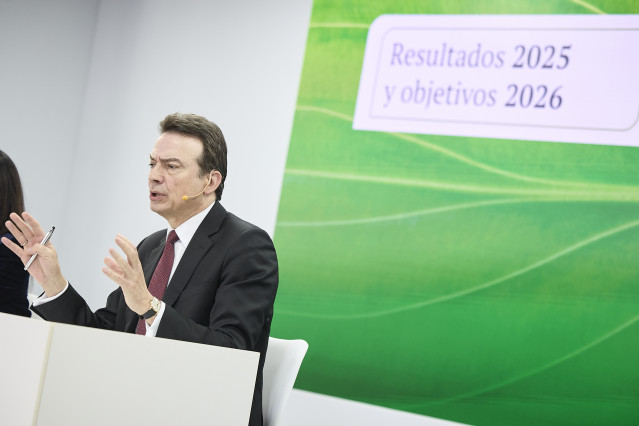 El consejero delegado de Enagás, Arturo Gonzalo, durante una rueda de prensa