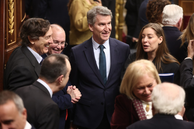 El presidente del Partido Popular, Alberto Núñez Feijóo , durante el acto institucional ‘Nuestra constitución más longeva’, en el Congreso de los Diputados, a 17 de febrero de 2026, en Madrid (España).