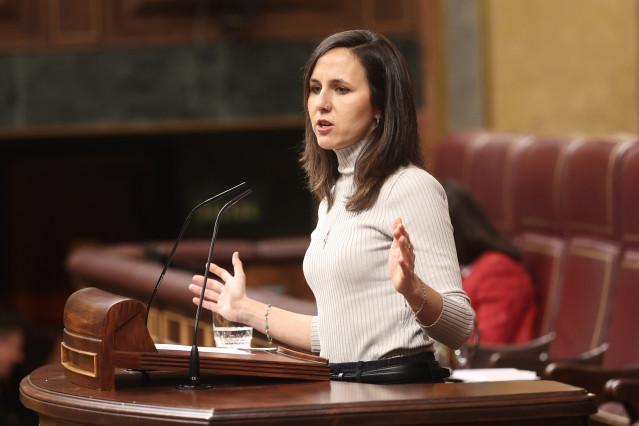 La secretaria general de Podemos, Ione Belarra, en una sesión de control al Gobierno , en el Congreso de los Diputados, a 11 de febrero de 2026, en Madrid (España).