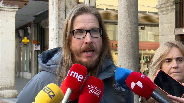 Pablo Fernández atiende a los medios en Valladolid