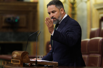 Archivo - El líder de VOX, Santiago Abascal, interviene durante una sesión plenaria en el Congreso de los Diputados, a 19 de abril de 2023, en Madrid (España).