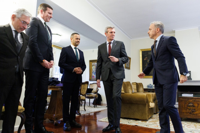 Rueda y otros miembros de su Gobierno en el encuentro con Duarte.