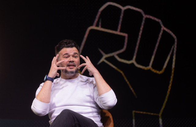 El portavoz de ERC en el Congreso, Gabriel Rufián, durante un diálogo sobre el futuro de la izquierda alternativa, en la sala Galileo Galilei, a 18 de febrero de 2026, en Madrid (España).