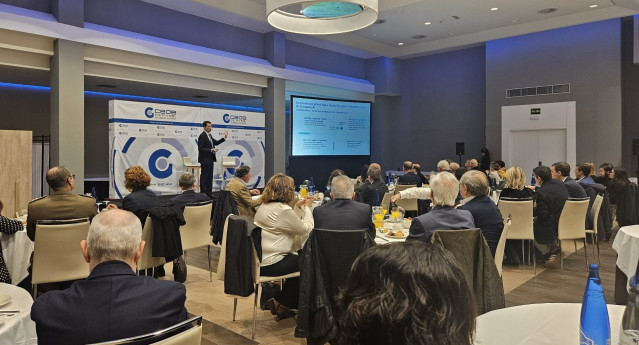 El responsable de Análisis Económico de BBVA y catedrático de Fundamentos del Análisis Económico de la Universidad de Valencia, Rafael Doménech, en el desayuno empresarial organizado por CEOE-Cepyme Guadalajara.