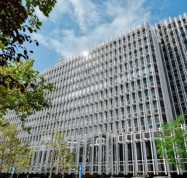 Archivo - Fachada del edificio de oficinas Castellana 91 en Azca, Madrid