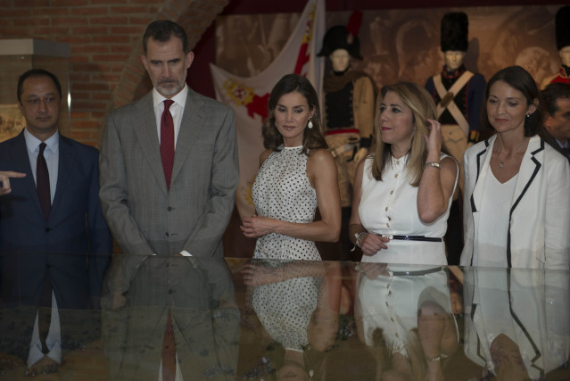 Archivo - Los reyes Felipe y Letizia, durante su visita a Bailén en el año 2018.