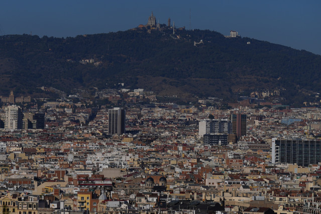 Archivo - Vistas de la ciudad de Barcelona desde el mirador de la Fundación Joan Miró.