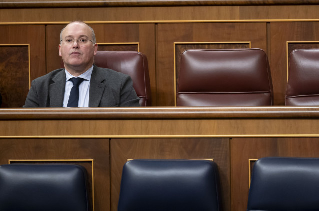 El secretario general del PP, Miguel Tellado, durante una sesión plenaria, en el Congreso