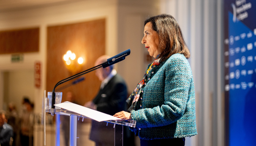 La ministra de Defensa, Margarita Robles, interviene durante el 'Foro de la Nueva Defensa y el Espacio', en el Four Seasons Hotel, a 20 de febrero de 2026, en Madrid (España).