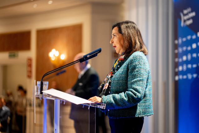 La ministra de Defensa, Margarita Robles, interviene durante el 'Foro de la Nueva Defensa y el Espacio', en el Four Seasons Hotel, a 20 de febrero de 2026, en Madrid (España).