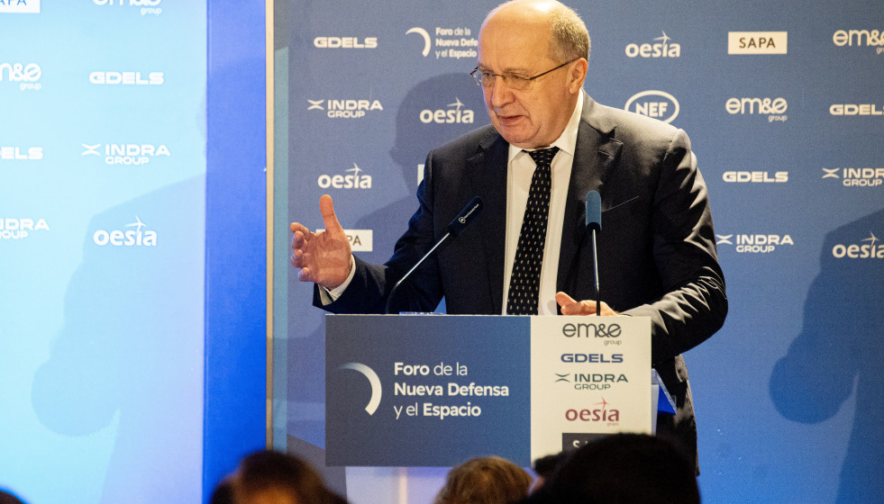 El Comisario Europeo de Defensa y Espacio, Andrius Kubilius, interviene durante el 'Foro de la Nueva Defensa y el Espacio', en el Four Seasons Hotel, a 20 de febrero de 2026, en Madrid (España). El e