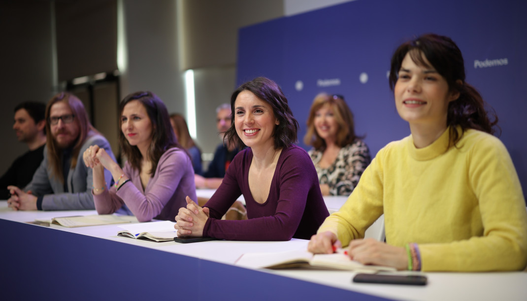 (I-D) El portavoz de Podemos, Pablo Fernández; la secretaria general de Podemos, Ione Belarra; la secretaria política de Podemos y eurodiputada, Irene Montero, y la portavoz de Podemos, Isabel Serra