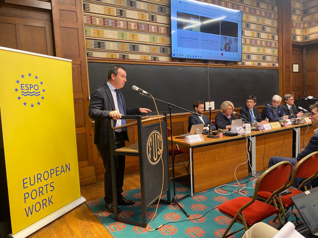 .El Presidente De Puertos Del Estado, Gustavo Santana, En La Presentación Del Informe.