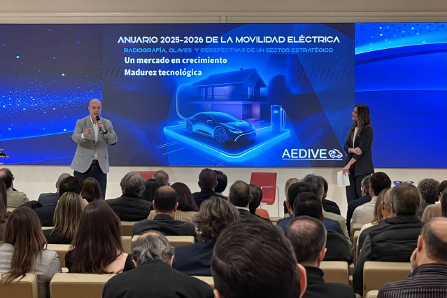 El director general de Aedive, Arturo Pérez de Lucia, durante la presentación del anuario