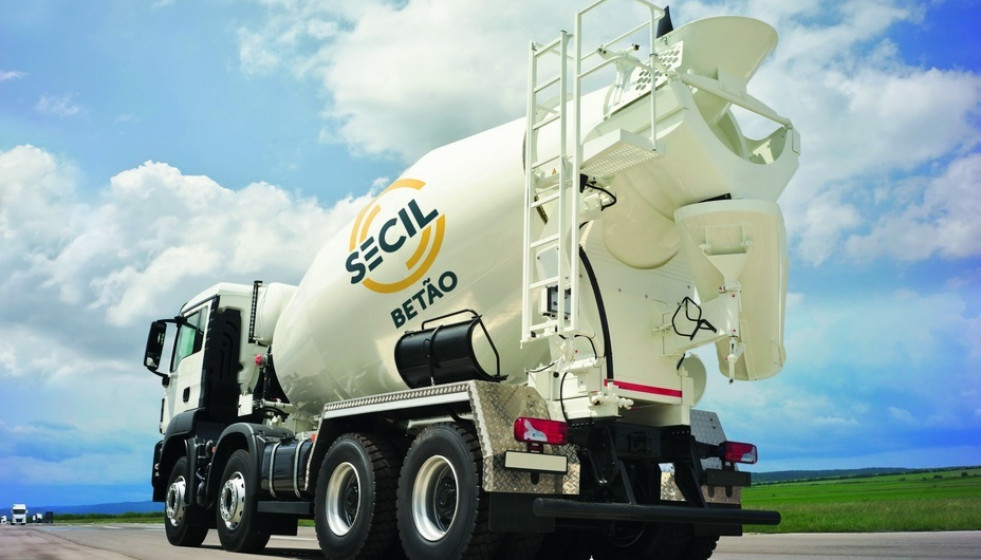 Archivo - Camión de la portuguesa Secil