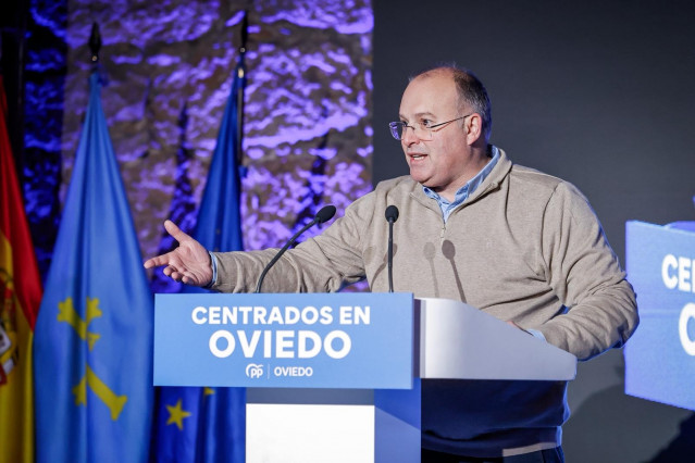 El secretario general del PP, Miguel Tellado, interviene en el Congreso Local del PP de Oviedo.