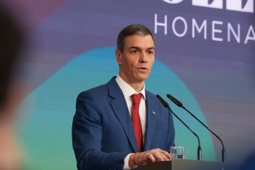 El presidente del Gobierno, Pedro Sánchez, durante el acto de homenaje al pueblo gitano con motivo del 600 aniversario de su llegada a España, en el Complejo de la Moncloa, a 21 de febrero de 2026