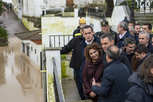 El presidente del Gobierno, Pedro Sánchez, en Jaén por el desbordamiento del Guadalquivir, con la ministra María Jesús Montero. A 09 de febrero de 2026, en Villanueva de la Reina, Jaén (Andalucía, España).