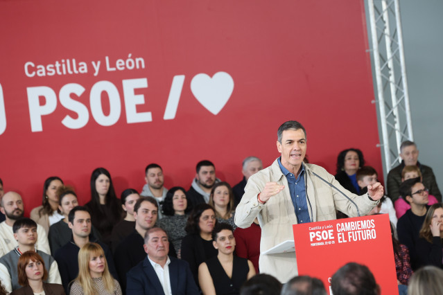 El secretario general del PSOE y presidente del Gobierno de España, Pedro Sánchez, durante un acto, en la Sala Turbinas de La Térmica Cultural, a 22 de febrero de 2026, en Ponferrada, León,
