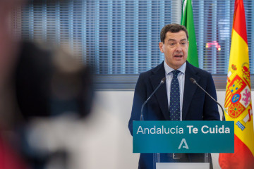 El presidente de la Junta de Andalucía, Juanma Moreno, en un acto en Aljaraque (Huelva).