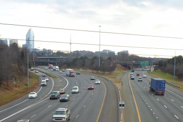 Archivo - Otro tramo de la autopista I-77 en Carolina del Norte