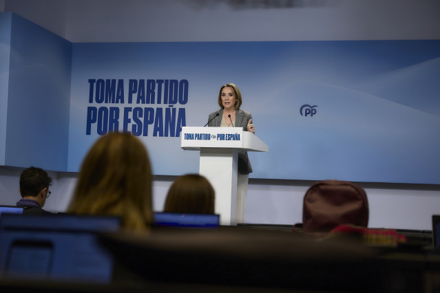 Archivo - La vicesecretaria de Regeneración del Partido Popular, Cuca Gamarra, durante una rueda de prensa posterior a la reunión del Comité de Dirección del PP, en la sede del PP, a 15 de diciembre de 2025, en Madrid (España).