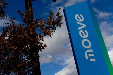 Archivo - Un cartel de Moeve, a 12 de diciembre de 2024, en Getafe, Madrid (España).