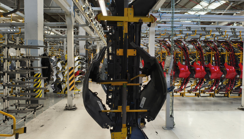 Archivo - Imagen del inteerior de la factoría de Renault en Valladolid.