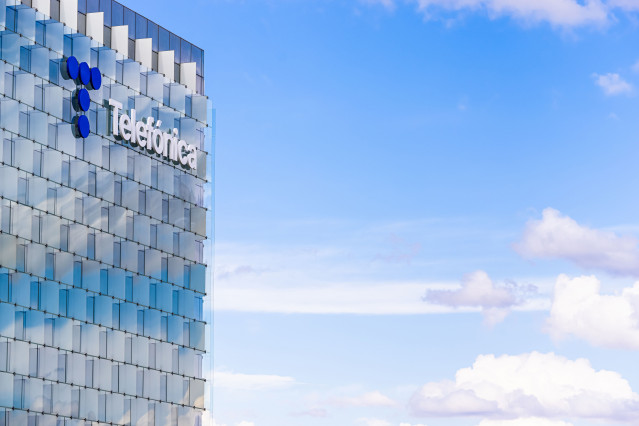 Fachada de la sede de Telefónica