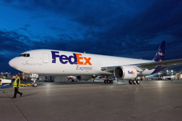 Archivo - Boeing 777 Freighter de FedEx.