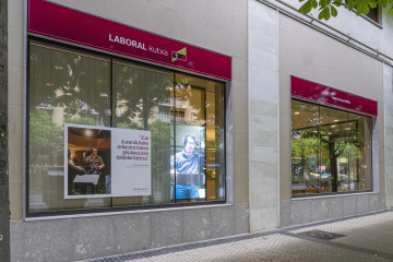 Archivo - Sucursal de Laboral Kutxa