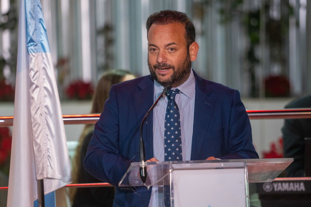 Archivo - El alcalde de La Algaba, Diego Manuel Agüera.