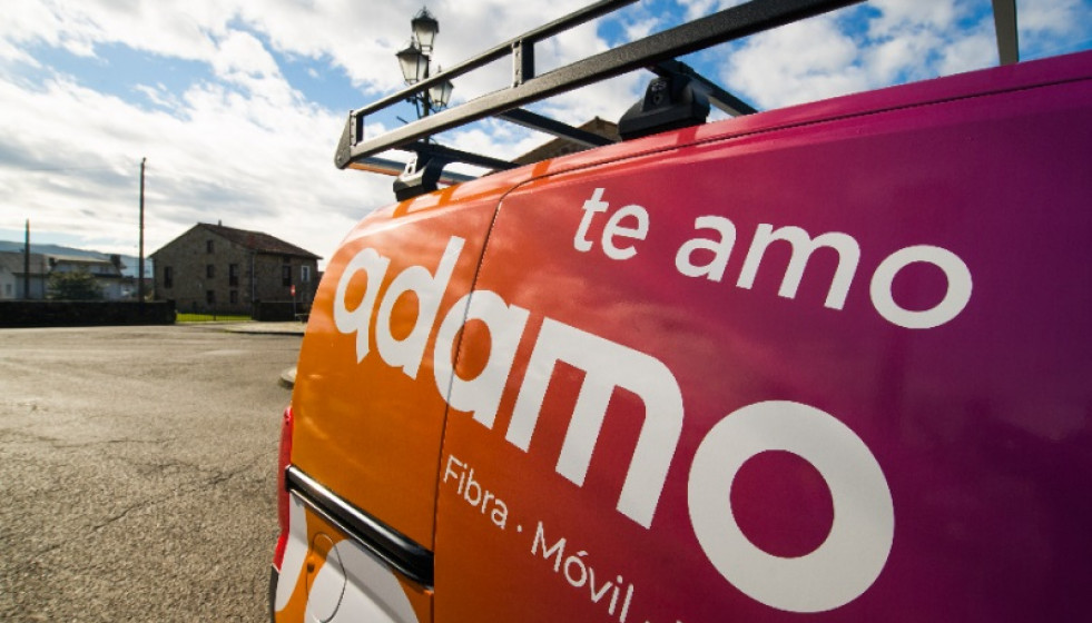 Archivo - Furgoneta de Adamo