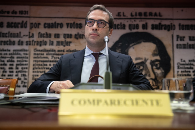 El Ministro de Economía, Comercio y Empresa, Carlos Cuerpo, comparece ante la Comisión de Economía, Comercio y Empresa, a 24 de febrero de 2026, en Madrid (España). La comisión se realiza para dar cuenta de la situación actual de la economía española.